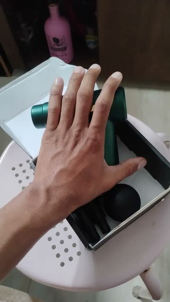 foto de Massageador Elétrico Portátil Profissional Muscular Pistola Cor Preto