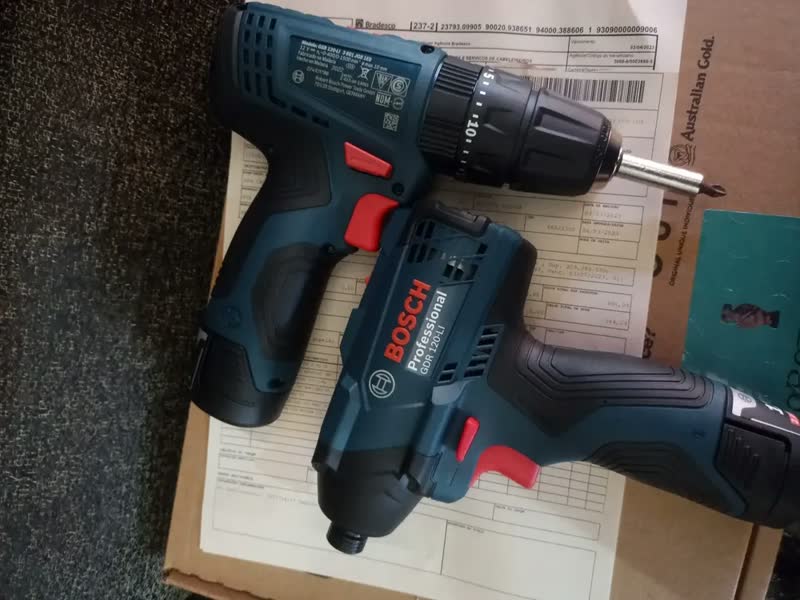 foto de Kit Bosch Furadeira GSB120-LI + Chave Impacto GDR120-LI 12V