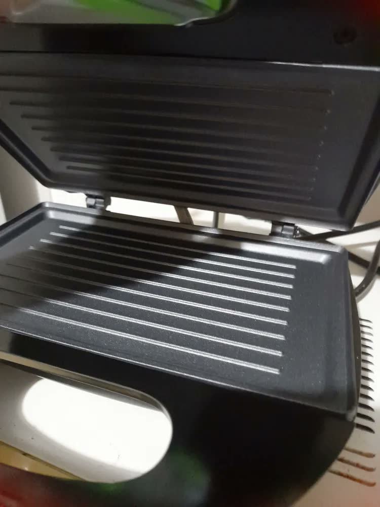 foto de Sanduicheira E Grill Crome Inox Britânia