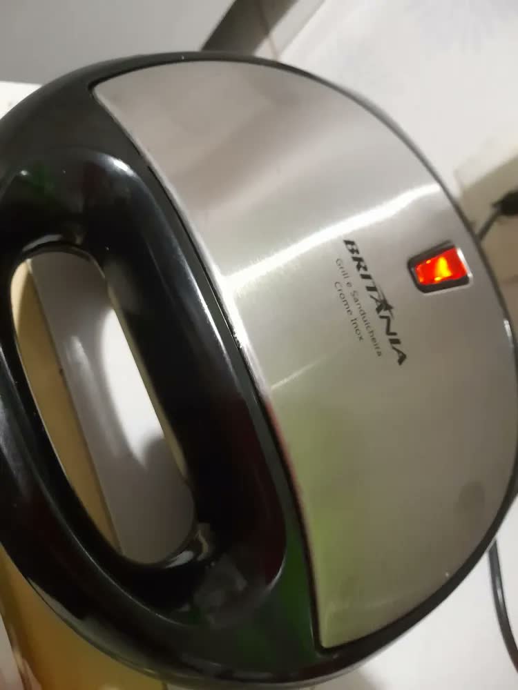 foto de Sanduicheira E Grill Crome Inox Britânia