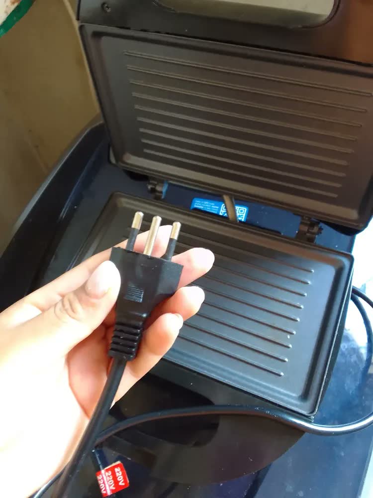 foto de Sanduicheira E Grill Crome Inox Britânia