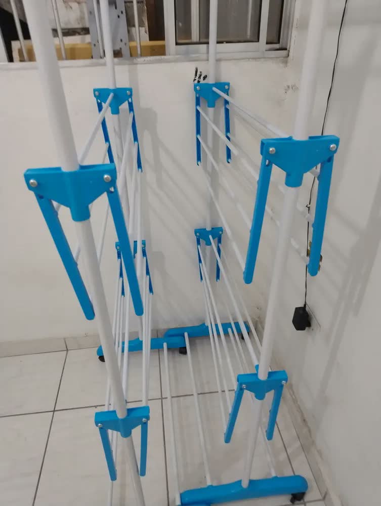 foto de Varal Vertical De Chão 3 Andares Em Metal 70x126x64cm Cor Azul Futuro Casa