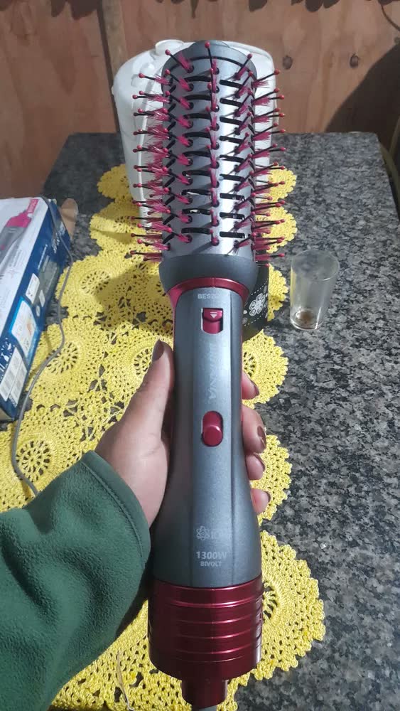 foto de Escova Secadora Britânia 4 em 1 Cerâmica 1300W BES26SR Bivolt