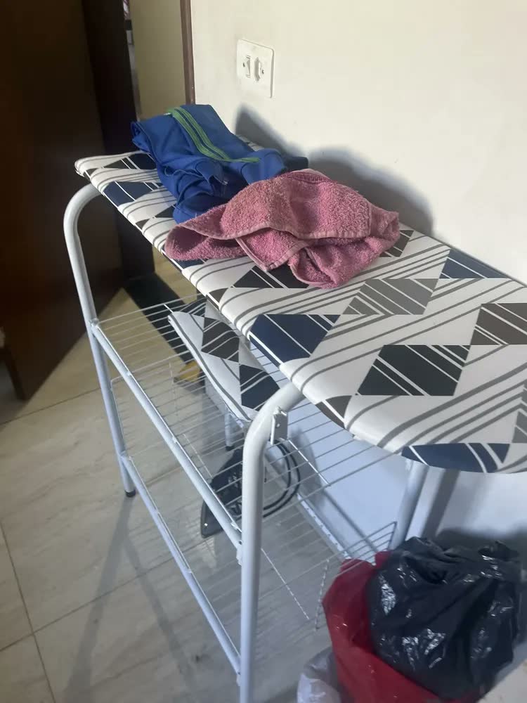 foto de Tabua Mesa De Passar Roupa Grande Extra Forte Com Armarinho