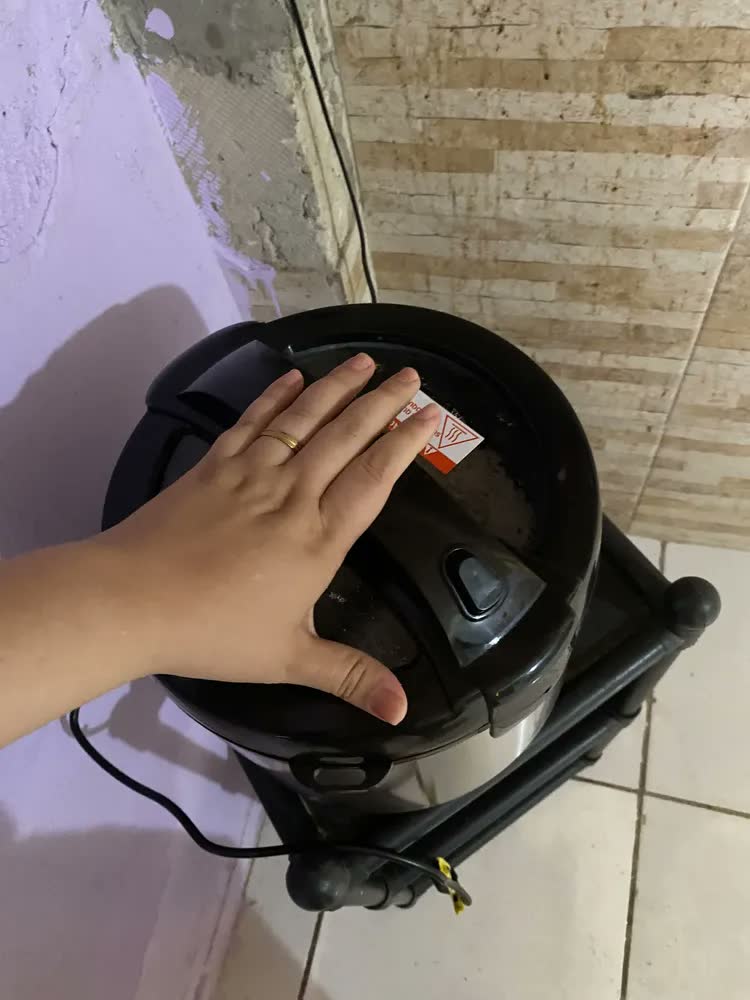 foto de Panela Elétrica De Arroz Eos 10 Xicaras Inox Preta Clear Glass EPA10PI