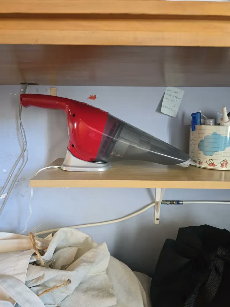 foto de Aspirador De Pó E Água Portátil Apb3600 Sem Fio Black Decker Cor Vermelho