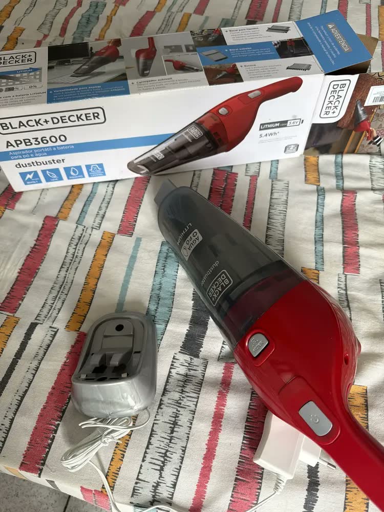 foto de Aspirador De Pó E Água Portátil Apb3600 Sem Fio Black Decker Cor Vermelho