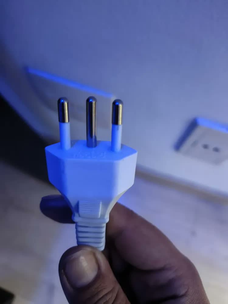 foto de Aquecedor de Ar Halógeno Britânia AB1200 1200W com Oscilação