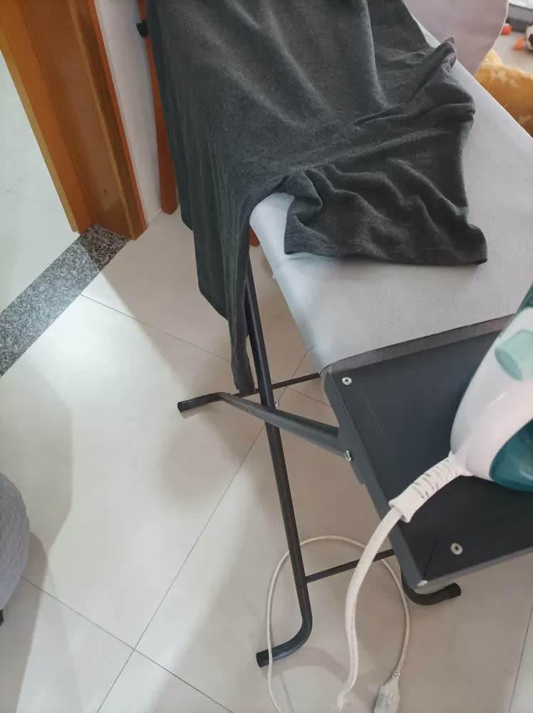 foto de Tábua De Passar Roupa Alumínio Dobrável Regulável Premium Com Suporte Para Ferro