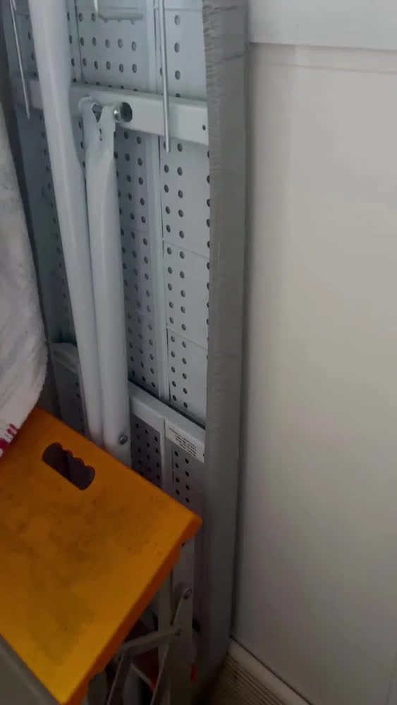 foto de Tábua De Passar Mesa Aço 13 Regulagens Dobrável Com Porta-Ferro Lenox