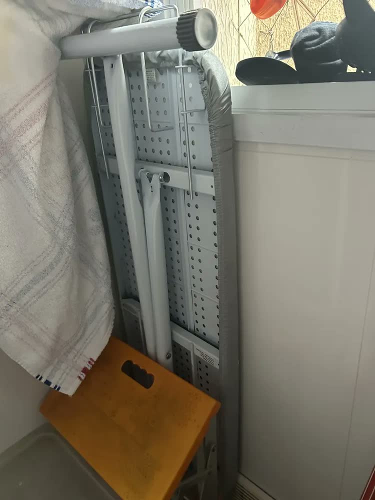 foto de Tábua De Passar Mesa Aço 13 Regulagens Dobrável Com Porta-Ferro Lenox