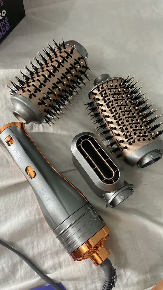 foto de Escova Secadora Philco Pes19sg 3 Acessórios 1300w Cor Prata