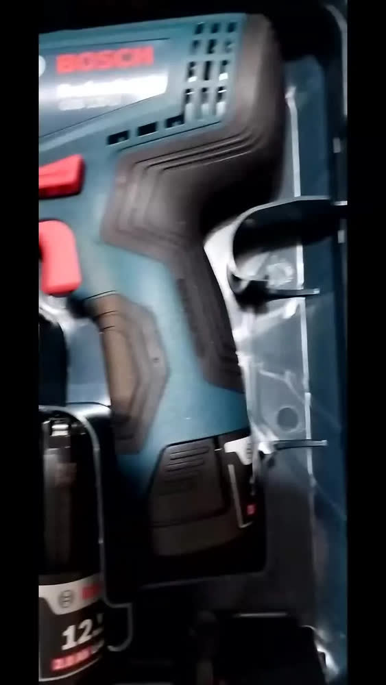 foto de Furadeira de impacto Bosch Gsb 120-li 12v + estojo azul