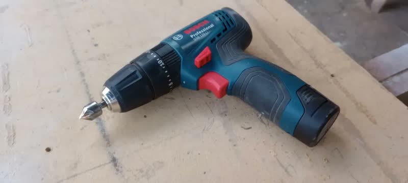 foto de Furadeira de impacto Bosch Gsb 120-li 12v + estojo azul
