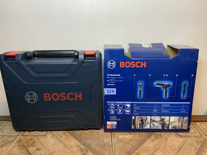 foto de Furadeira Parafusadeira Sem Fio De 10mm Bosch Gsb 120-li 12v Com Acessorios Azul