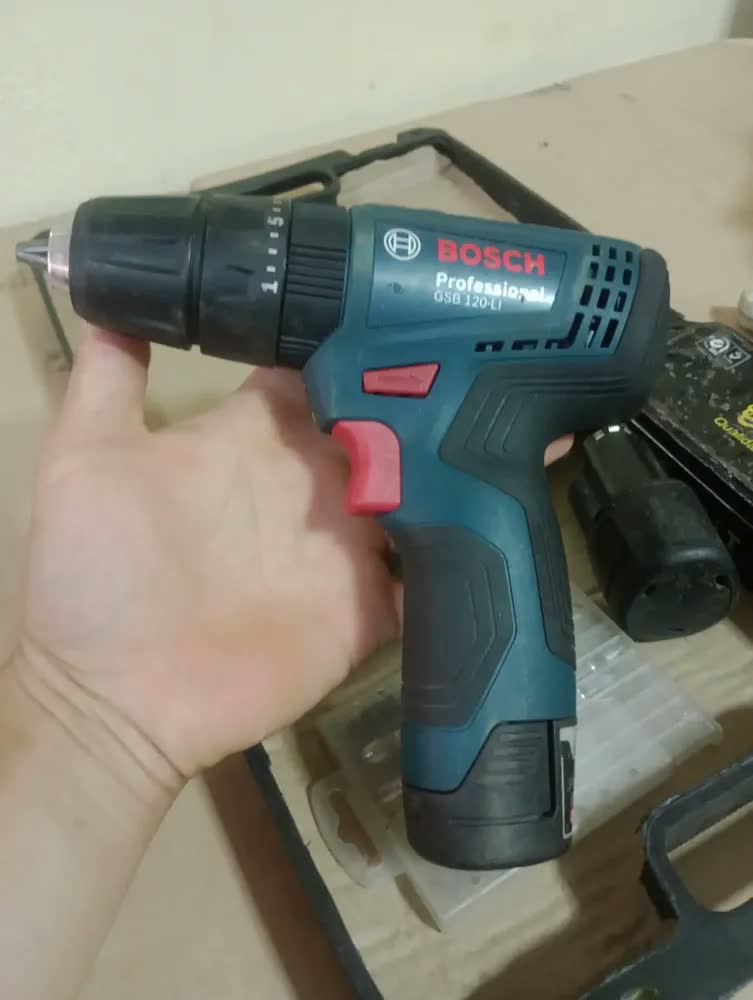 foto de Parafusadeira Furadeira De Impacto 12v Gsb 120-li Bosch Cor Azul S/ bateria e S/ carregador