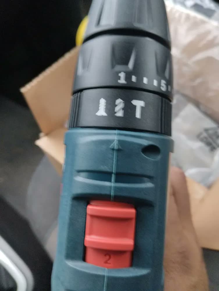 foto de Parafusadeira Furadeira De Impacto 12v Gsb 120-li Bosch Cor Azul S/ bateria e S/ carregador