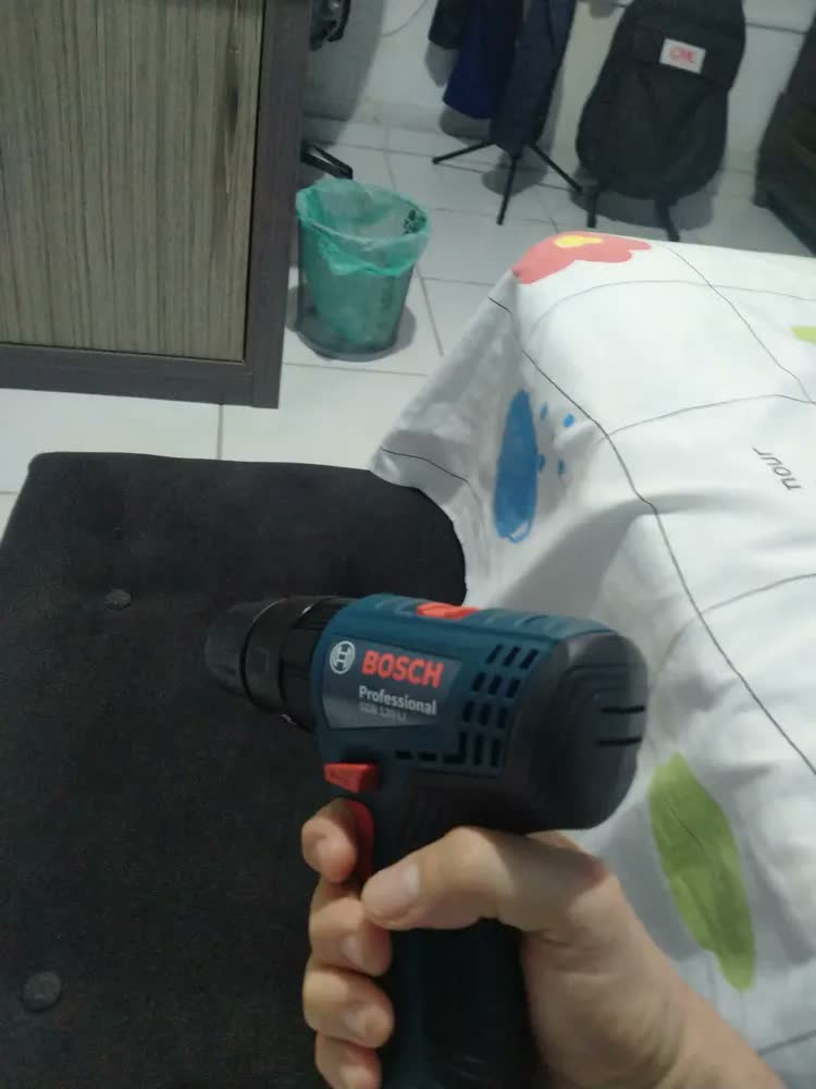 foto de Parafusadeira Furadeira De Impacto 12v Gsb 120-li Bosch Cor Azul S/ bateria e S/ carregador
