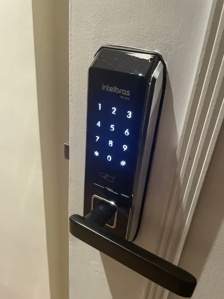 foto de Fechadura Digital Embutir Cartão Senha Fr 320 Intelbras