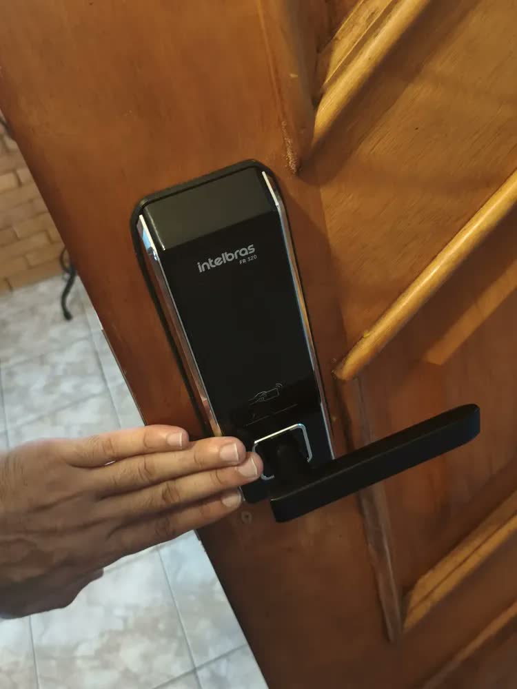foto de Fechadura Digital Embutir Cartão Senha Fr 320 Intelbras