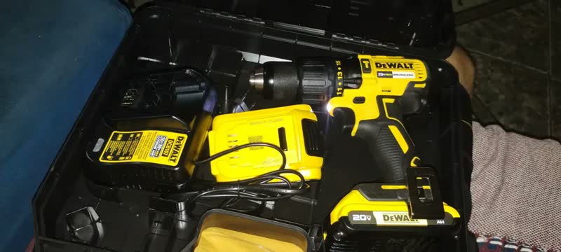 foto de DeWalt DCD7781D2 – Furadeira / Parafusadeira 20 V Bivolt, 13 mm (½