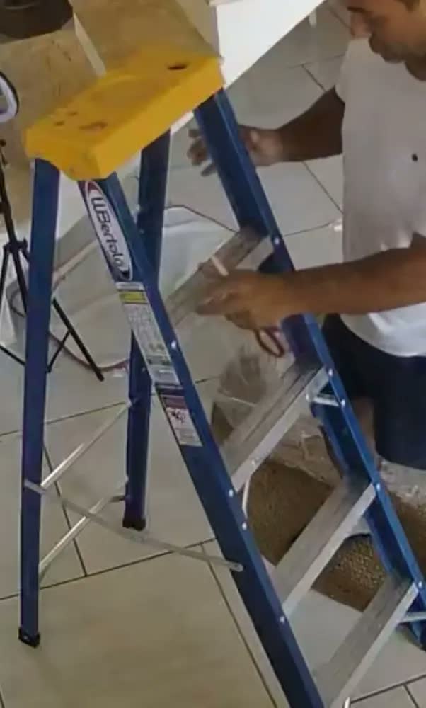 foto de Escada Tesoura Fibra WBertolo 1.68m Dobrável 5 Degraus Azul Premium