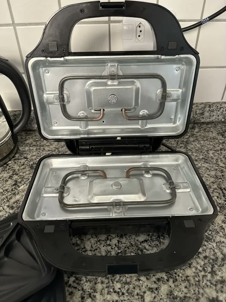 foto de Grill E Sanduicheira Philco Pgr17pi Chapas Removíveis 900w Cor Preto