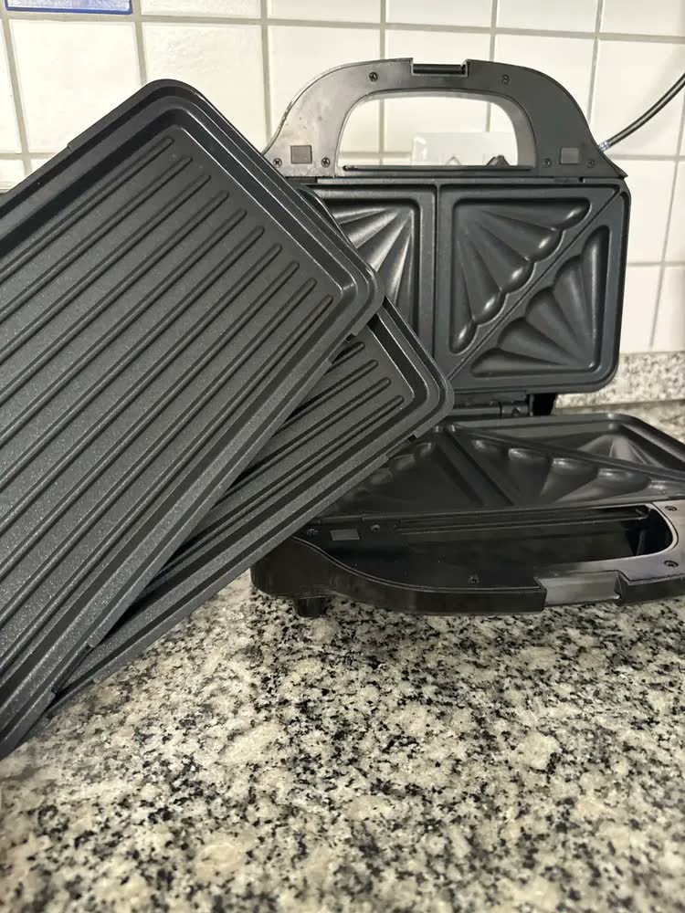 foto de Grill E Sanduicheira Philco Pgr17pi Chapas Removíveis 900w Cor Preto