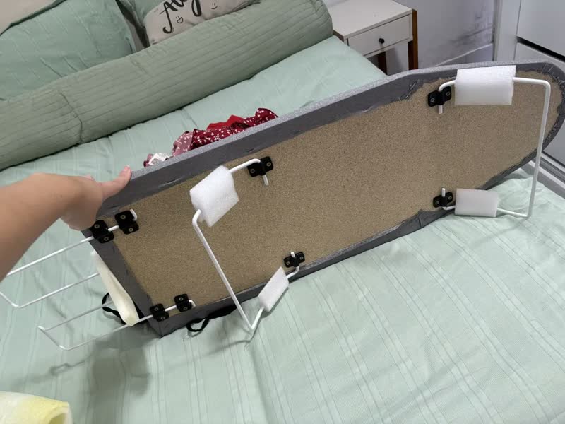 foto de Tábua Mesa De Passar Roupa Açomix Portátil Prata Ferro Dobrável