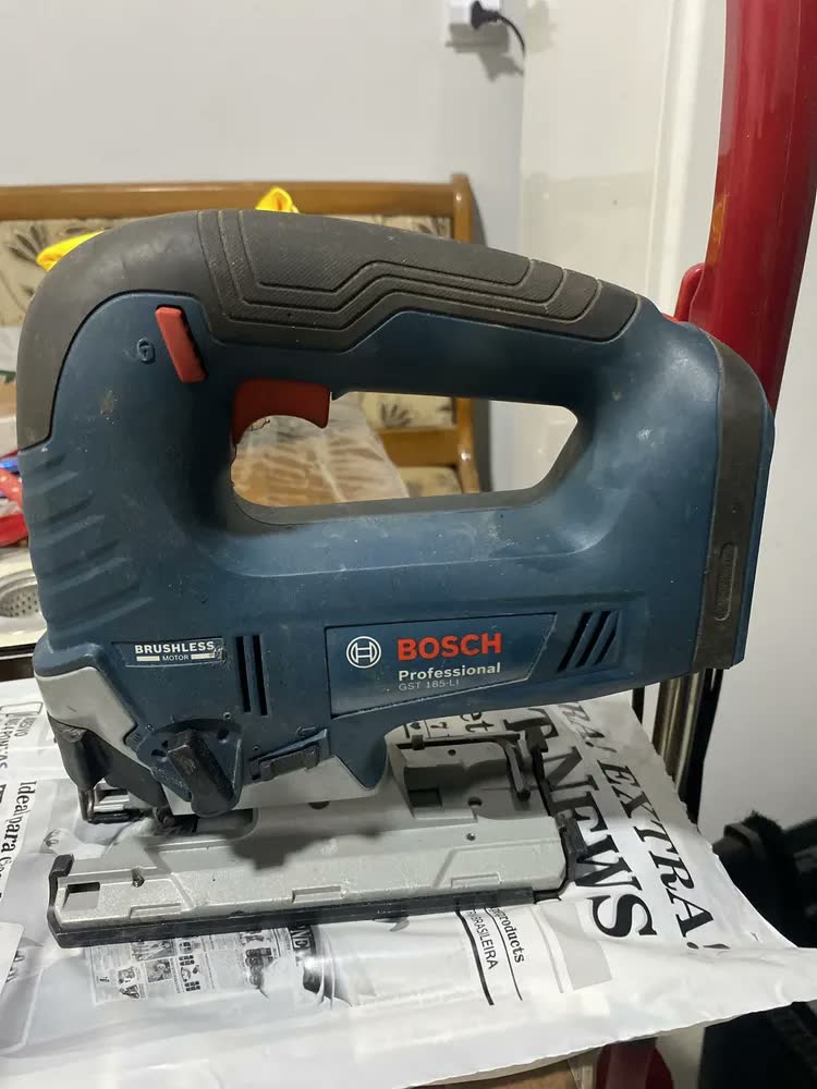 foto de Serra elétrica sem fio Bosch Gst 185-li,