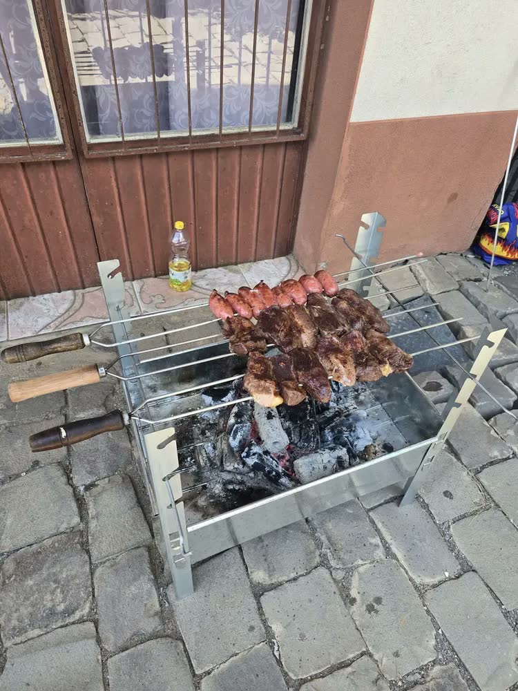 foto de Churrasqueira Desmontável Galvanizada Portátil 60x40x40 Cm