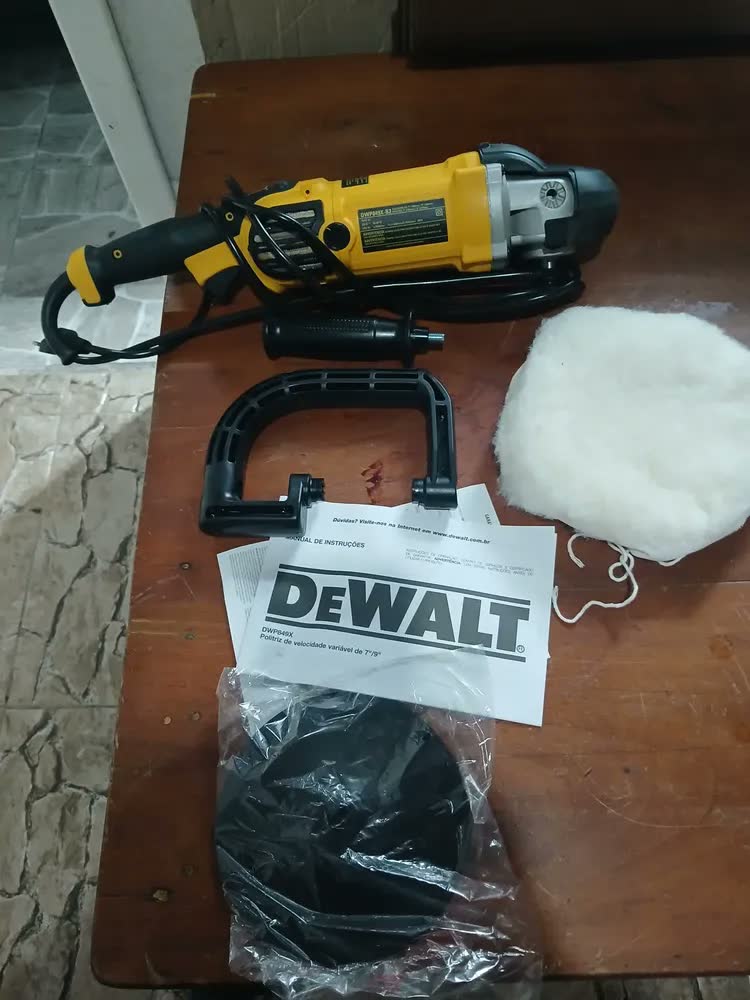 foto de Lixadeira Politriz 180-230mm 1250W DEWALT DWP849X com 8 Velocidades