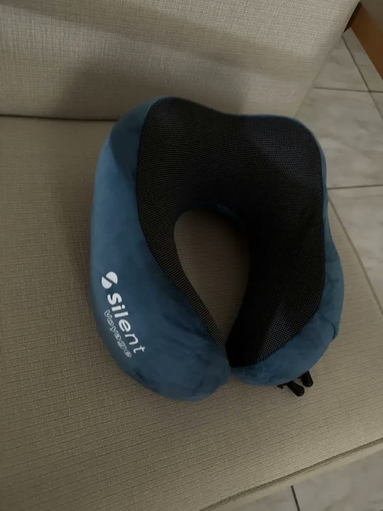 foto de Travesseiro apoio encosto de pescoço para viagem ergonômico cor azul claro Silent