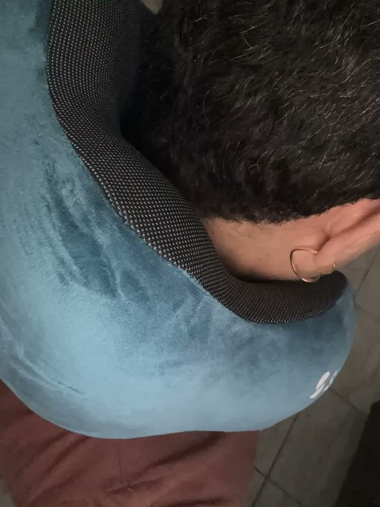 foto de Travesseiro apoio encosto de pescoço para viagem ergonômico cor azul claro Silent