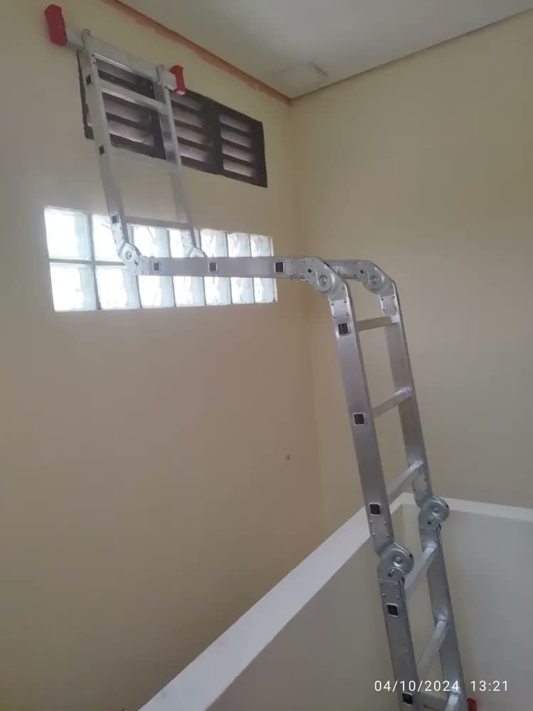 foto de Escada Multifuncional Alumínio Extensível 4x3 Botafogo ESC0292 3.35m 12 Degraus Cor Prateado