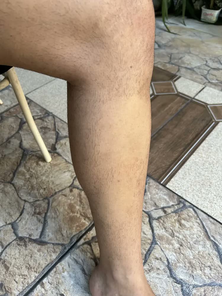 foto de Barbeador e Aparador Elétrico Philips OneBlade para Rosto & Corpo Sem Fio e À Prova D'Água - QP2824/10