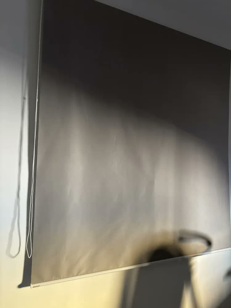 foto de Cortina Rolo Blackout Quarto/sala 1,60x1,60 0% Luz
