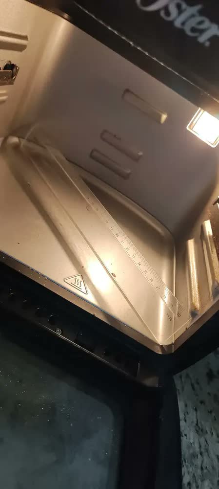 foto de Fritadeira e Forno Preta 3 em 1 Oven Fryer 220V 12L Oster OFRT780