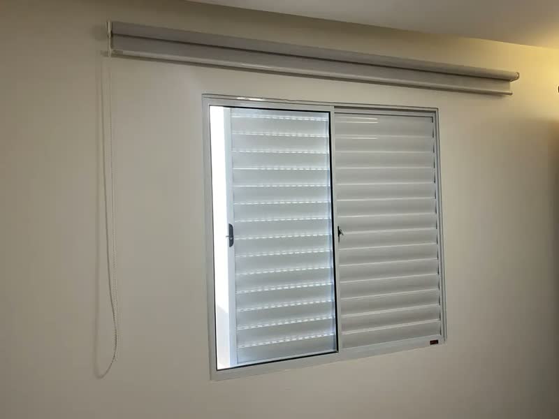 foto de Cortina Rolo Blackout De Medida 2,00x1,40 0% De Luz