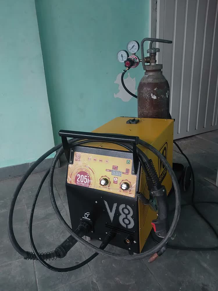 foto de Máquina De Solda Inversora Multiprocesso 205i V8 Brasil Mig Tig Mma Euro