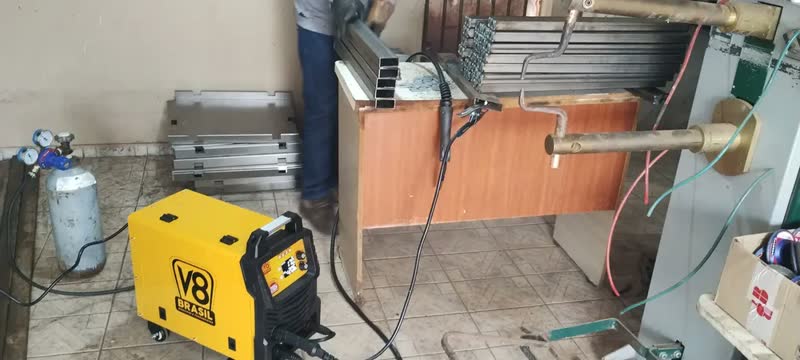 foto de Máquina De Solda Inversora Multiprocesso 205i V8 Brasil Mig Tig Mma Euro