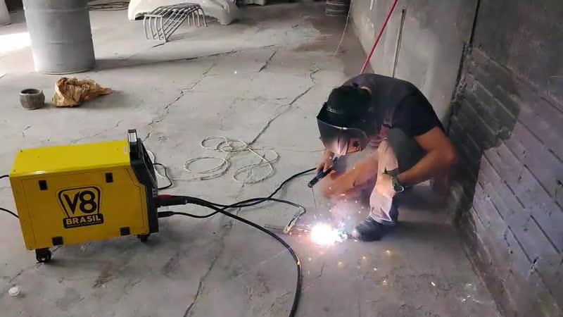 foto de Máquina De Solda Inversora Multiprocesso 205i V8 Brasil Mig Tig Mma Euro
