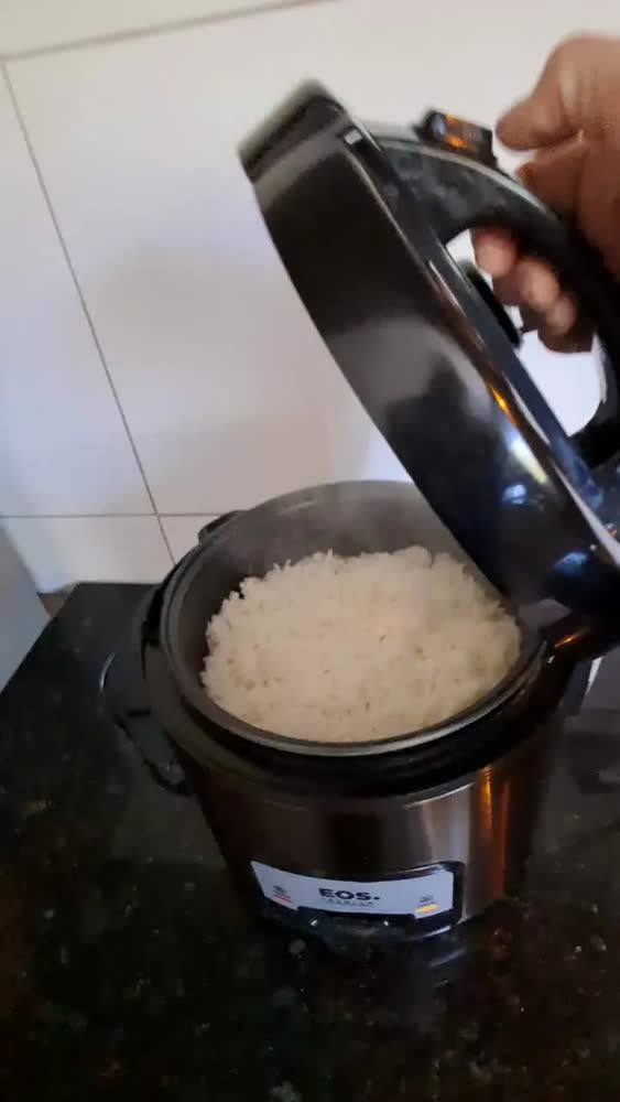 foto de Panela Elétrica De Arroz Eos 5 Xícaras C/ Tampa De Vidro Frequência 60hz