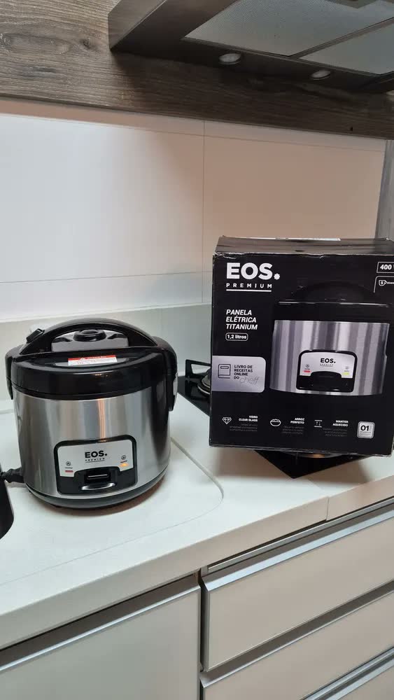 foto de Panela Elétrica De Arroz Eos 5 Xicaras Inox Preto Frequência 60hz EPA05PI