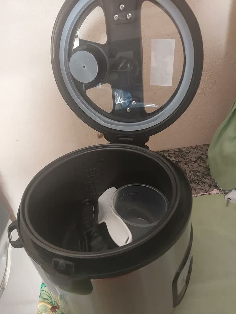 foto de Panela Elétrica De Arroz Eos 5 Xicaras Inox Preto Frequência 60hz EPA05PI