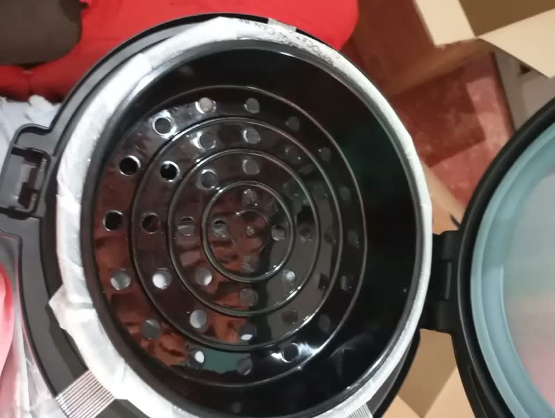 foto de Panela Elétrica ERC20 Por Rita Lobo Com Capacidade 3,5L Antiaderente Inox Electrolux