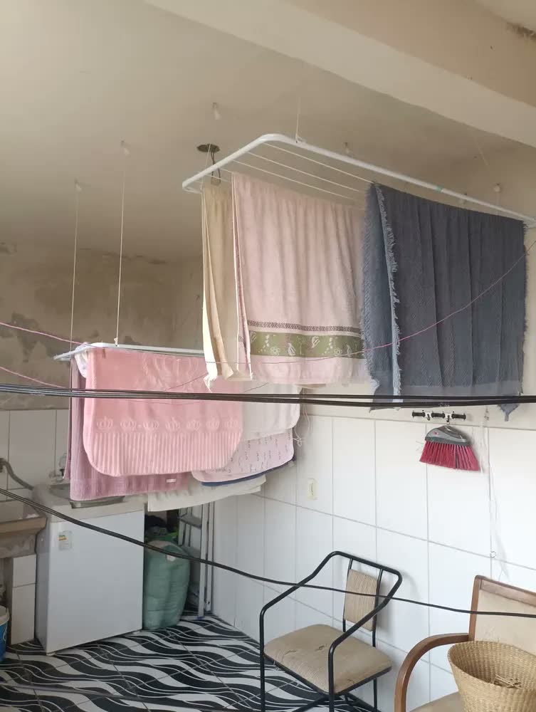 foto de Varal De Teto Mor Em Aço 1,20m Capacidade 17kg Cor Branco