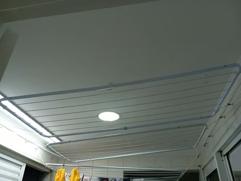 foto de Varal De Teto Mor Em Aço 1,20m Capacidade 17kg Cor Branco