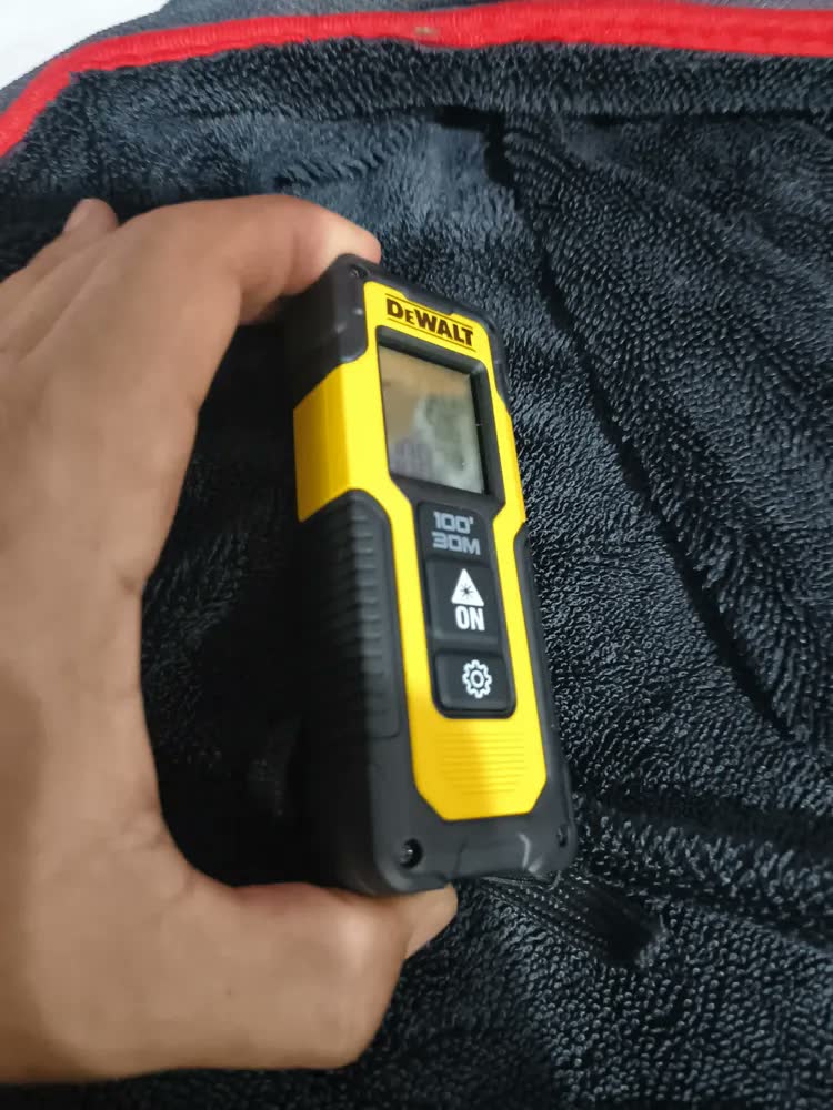 foto de Trena a Laser Dewalt DWHT77100 30M