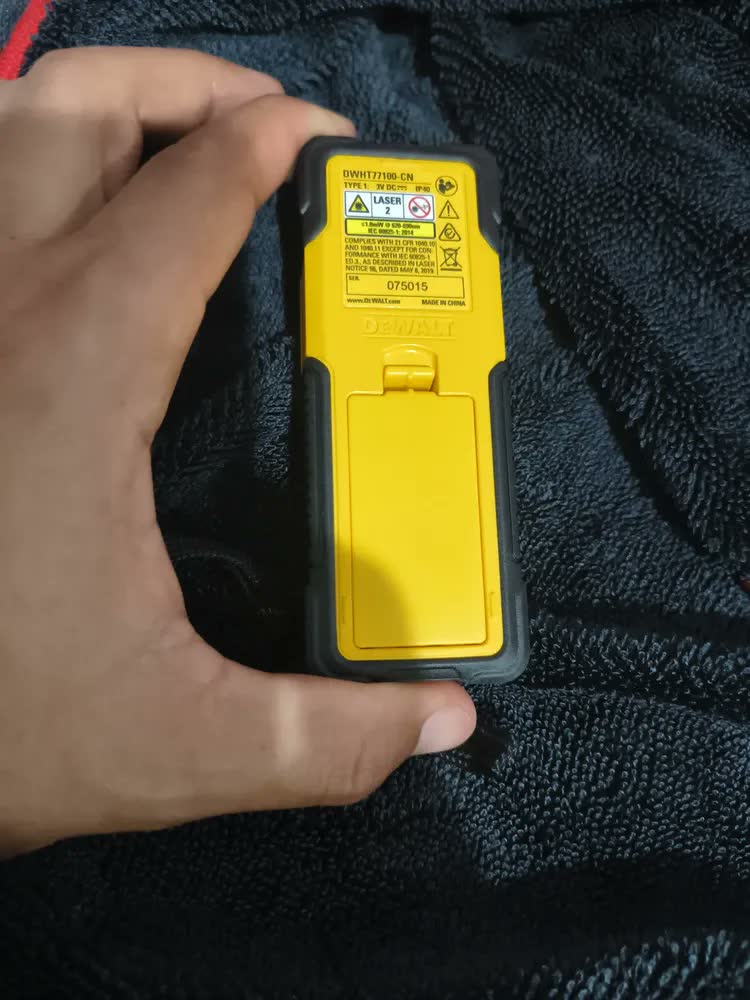 foto de Trena a Laser Dewalt DWHT77100 30M